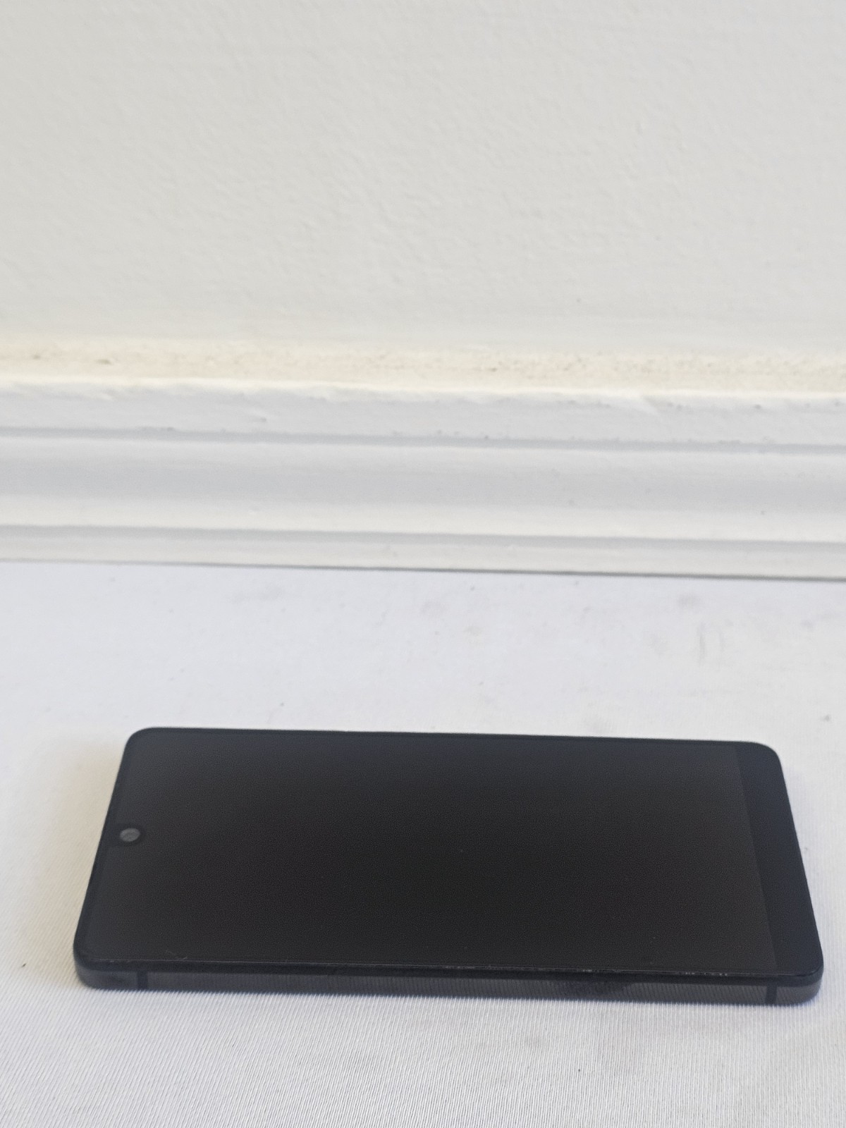 Essential PH-1 Smartphone Carrier – N/A Storage – 128 GB Tested and Works