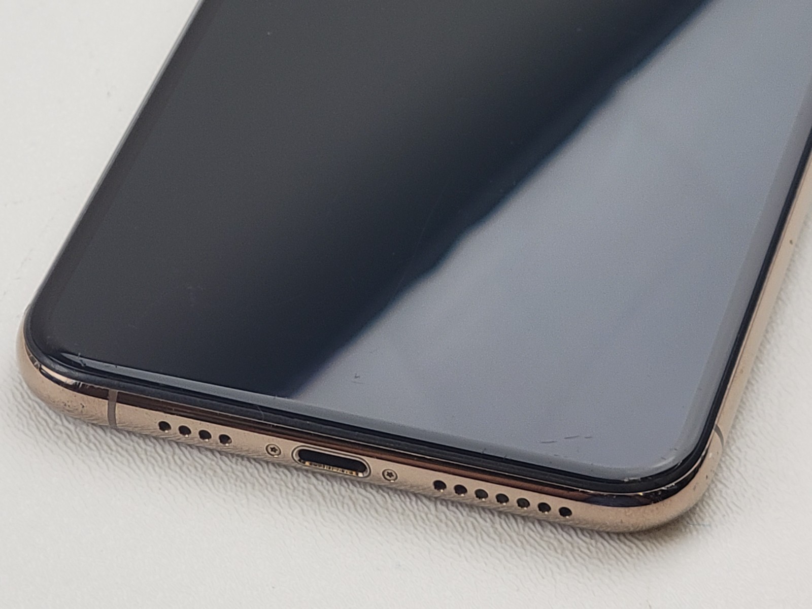 Apple iPhone XS Max (A1921) 64GB (Xfinity) – *DAMAGED* – Clean IMEI – H8019
