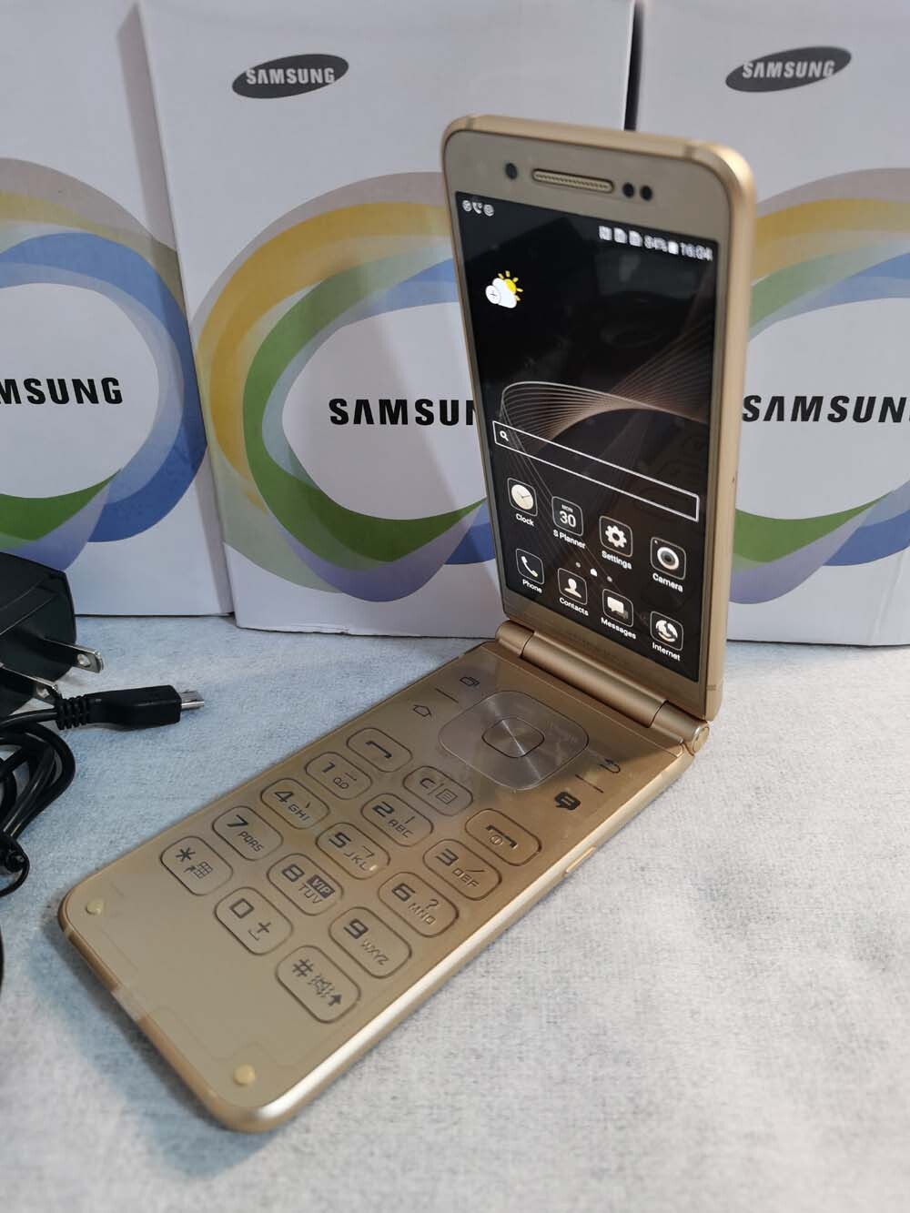 Unlocked Samsung SM-W2017 Android smart flip phone A++