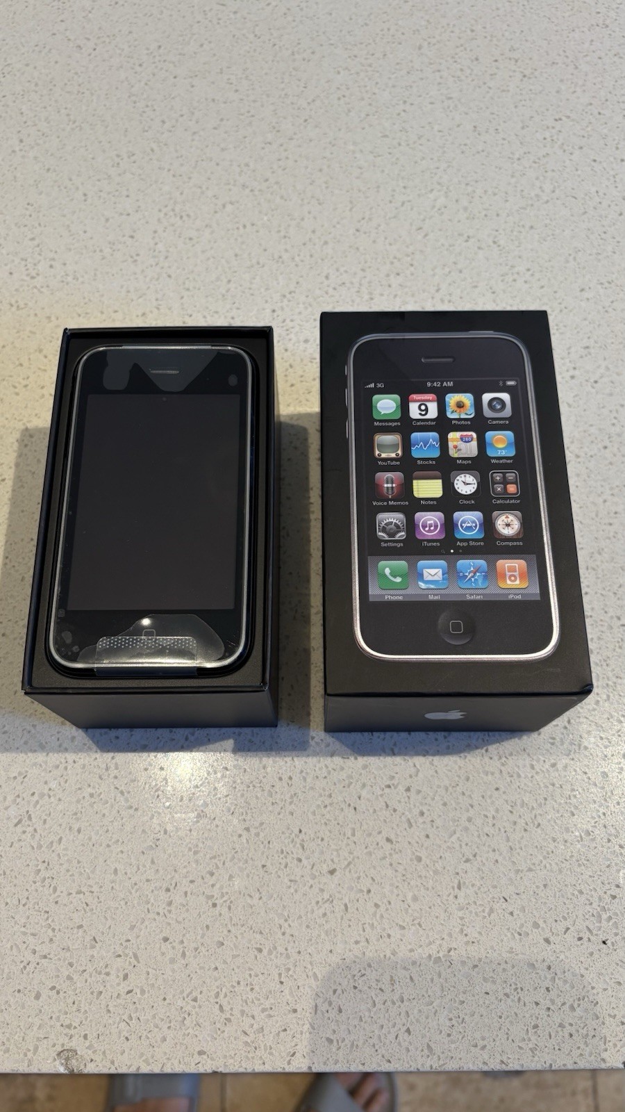Apple iPhone 3GS – 32GB – Black (Unlocked) A1303 (GSM) (AU Stock)