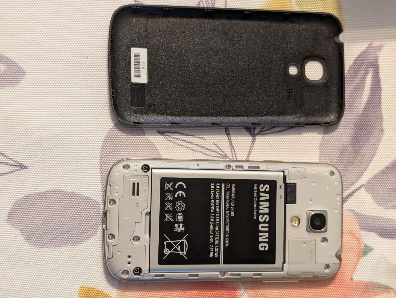 Samsung Galaxy S4 Mini 16 GB Black Mist (Verizon) with Original Box and Manuals
