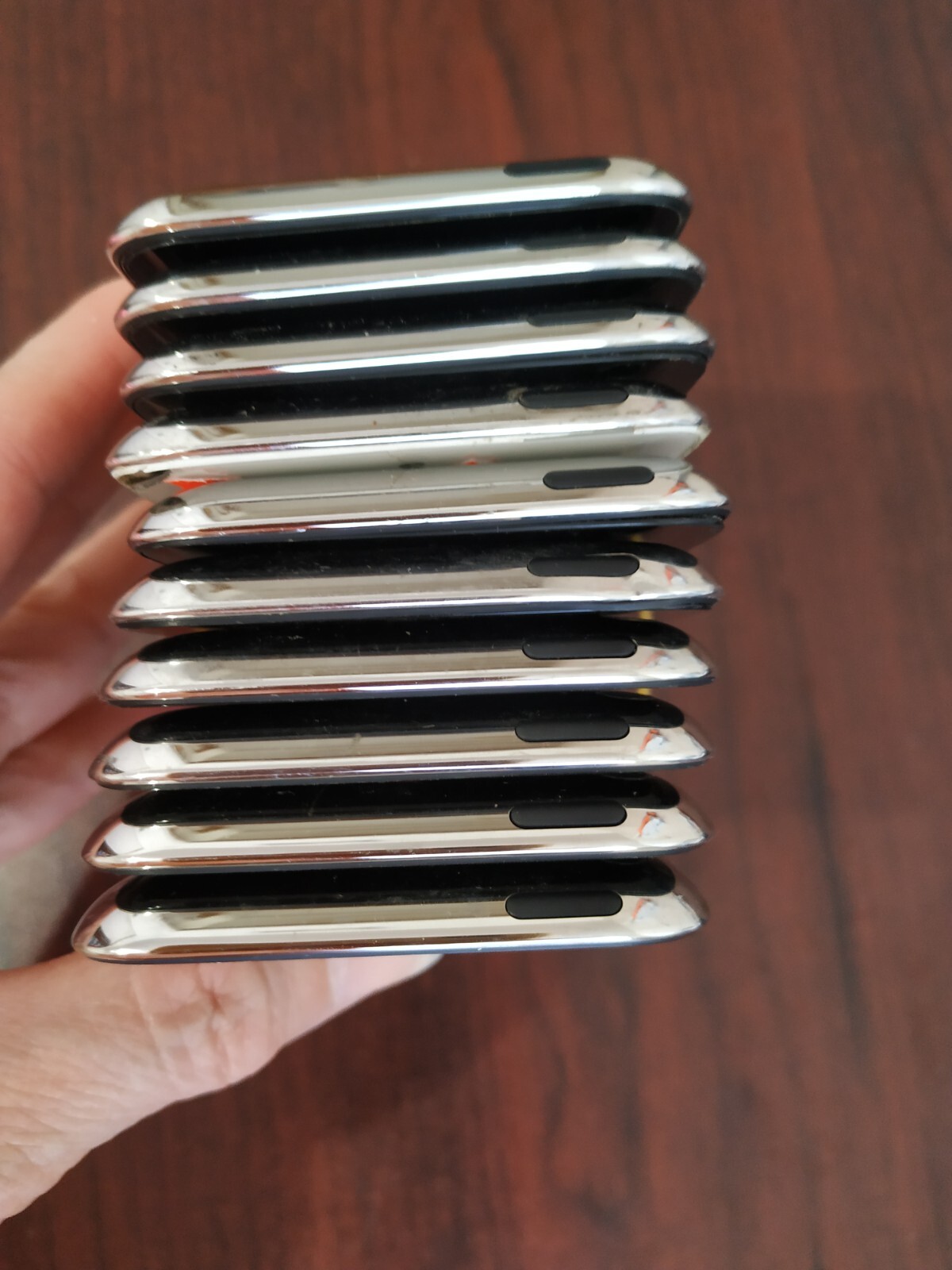 Lot of 10 Apple iPod Touch 4th Gen 32GB(1pc)/ 16GB(3pcs)/ 8GB(6pcs) for parts