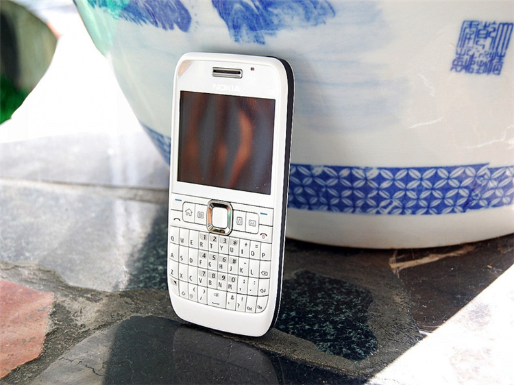Original Nokia E63 QWERTY Keypad Wifi 3G Camera MP3 Unlocked GSM Mobile Phone