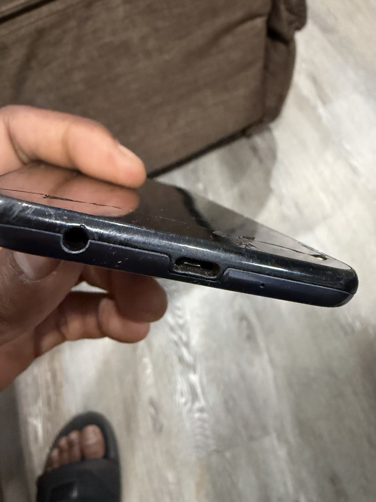 LG Stylo 4 Blackbar phone with power button missing