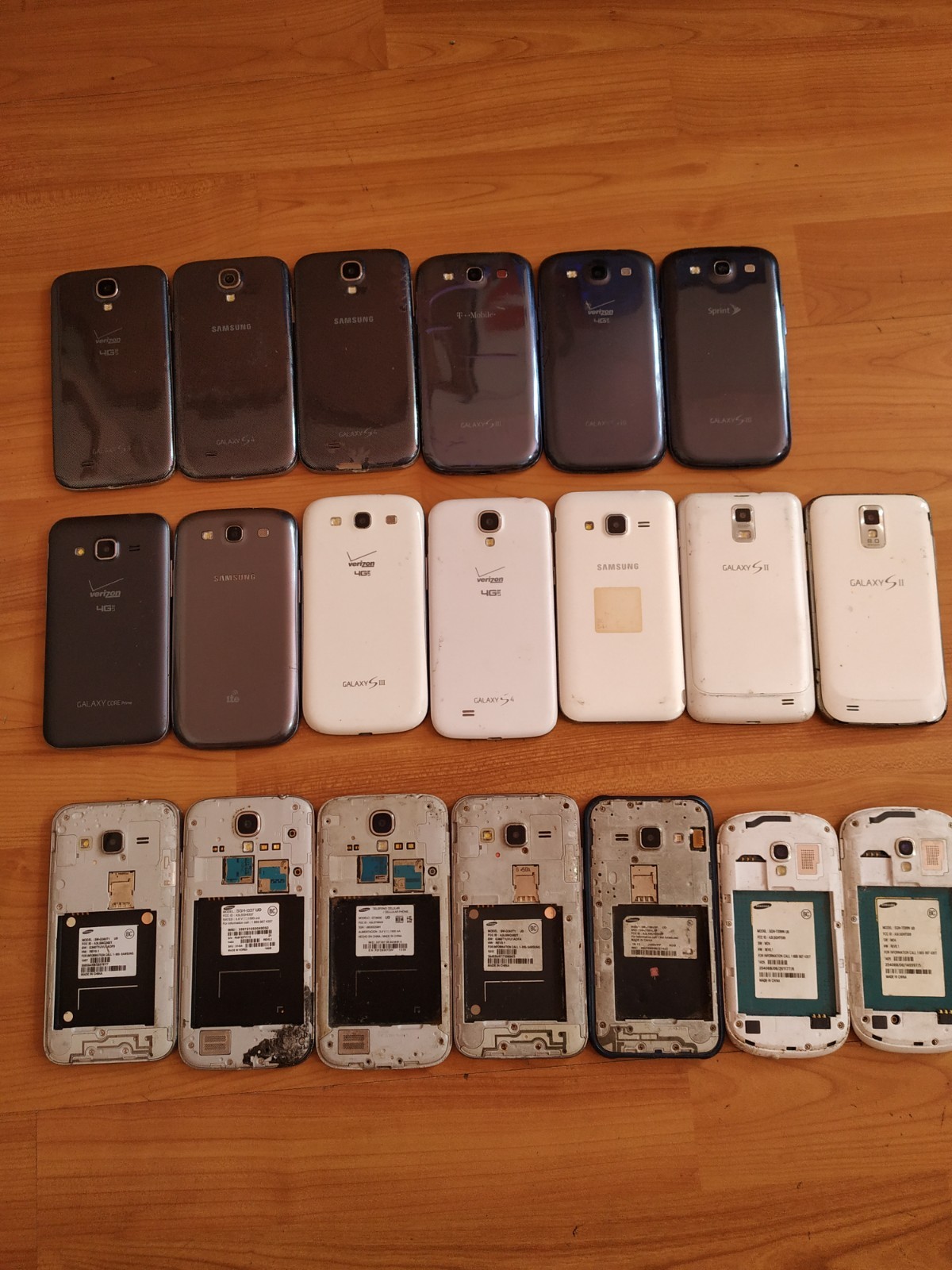 Lot of 20 Mixed model Samsung Galaxy S4/ S3 / and other for parts