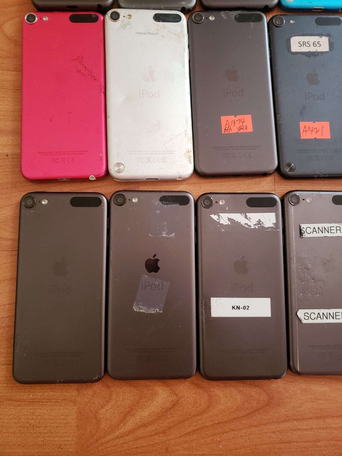 Lot of 15 Apple iPod Touch 7th and 6th and 5th Gen A2178/A1574 /A1421 For parts