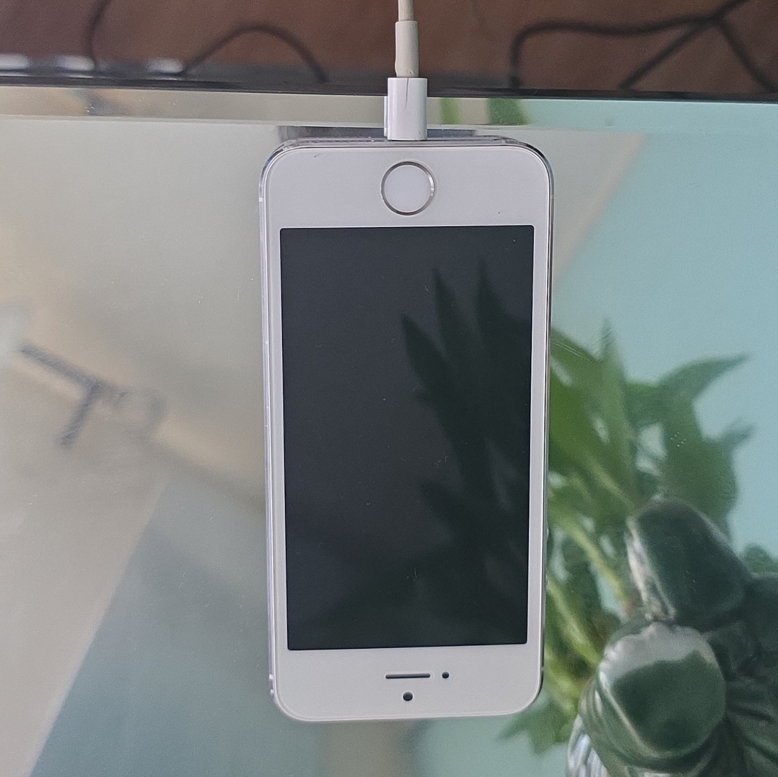 Apple iPhone 5s 16GB Silver A1533 iOS 8MP Wi‑Fi Bluetooth Bar