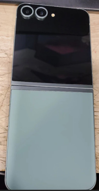 SAMSUNG Galaxy Z Flip6 5G (512GB, 12GB) 6.7″ Folding AMOLED, Dual 50MP 4K