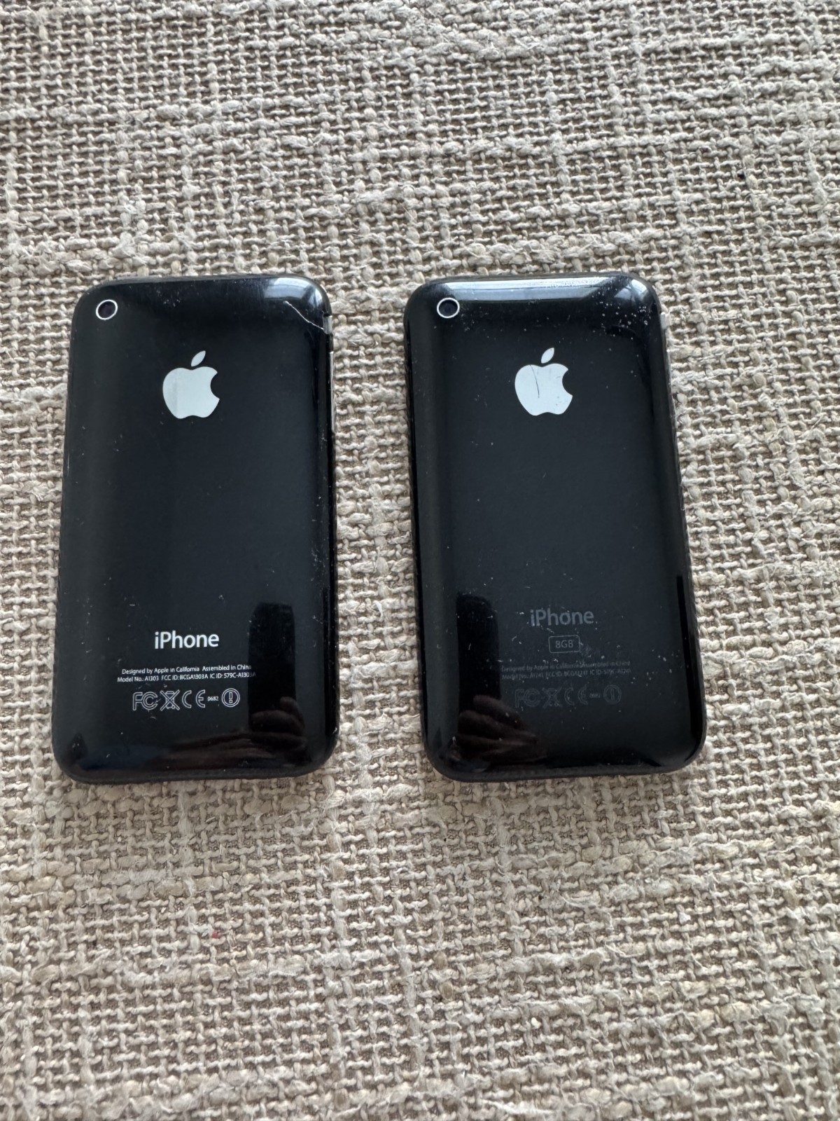 Lot of 2 Vintage Apple iPhones A1303 A1241 8GB iPhone 3G / 3GS For Parts As-Is