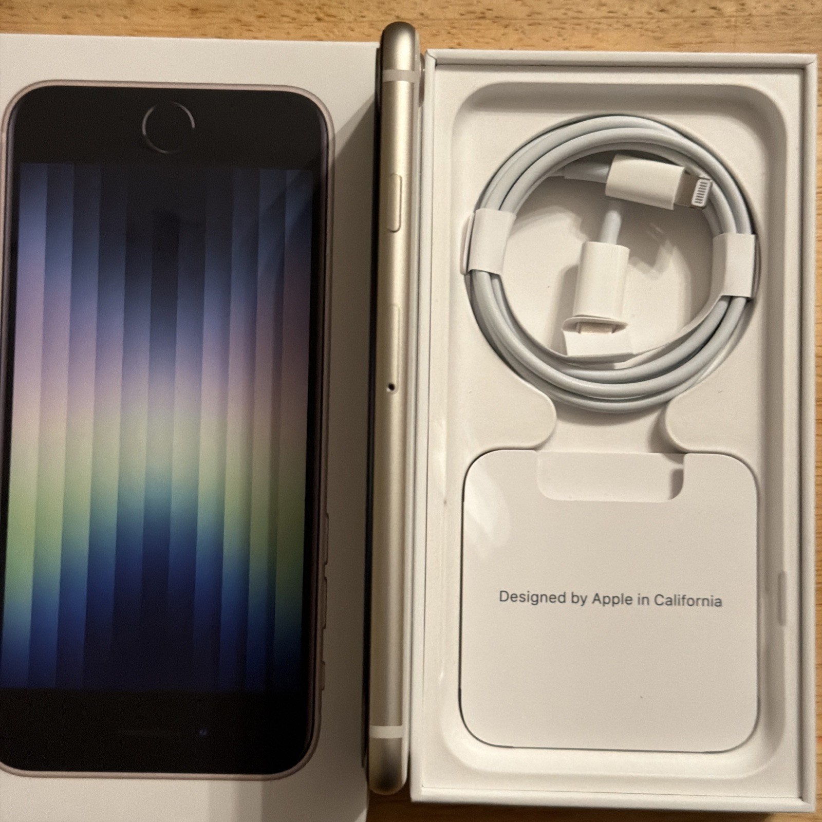 Apple iPhone SE (2022) 64GB Starlight T‑Mobile – New Open Box with accessories