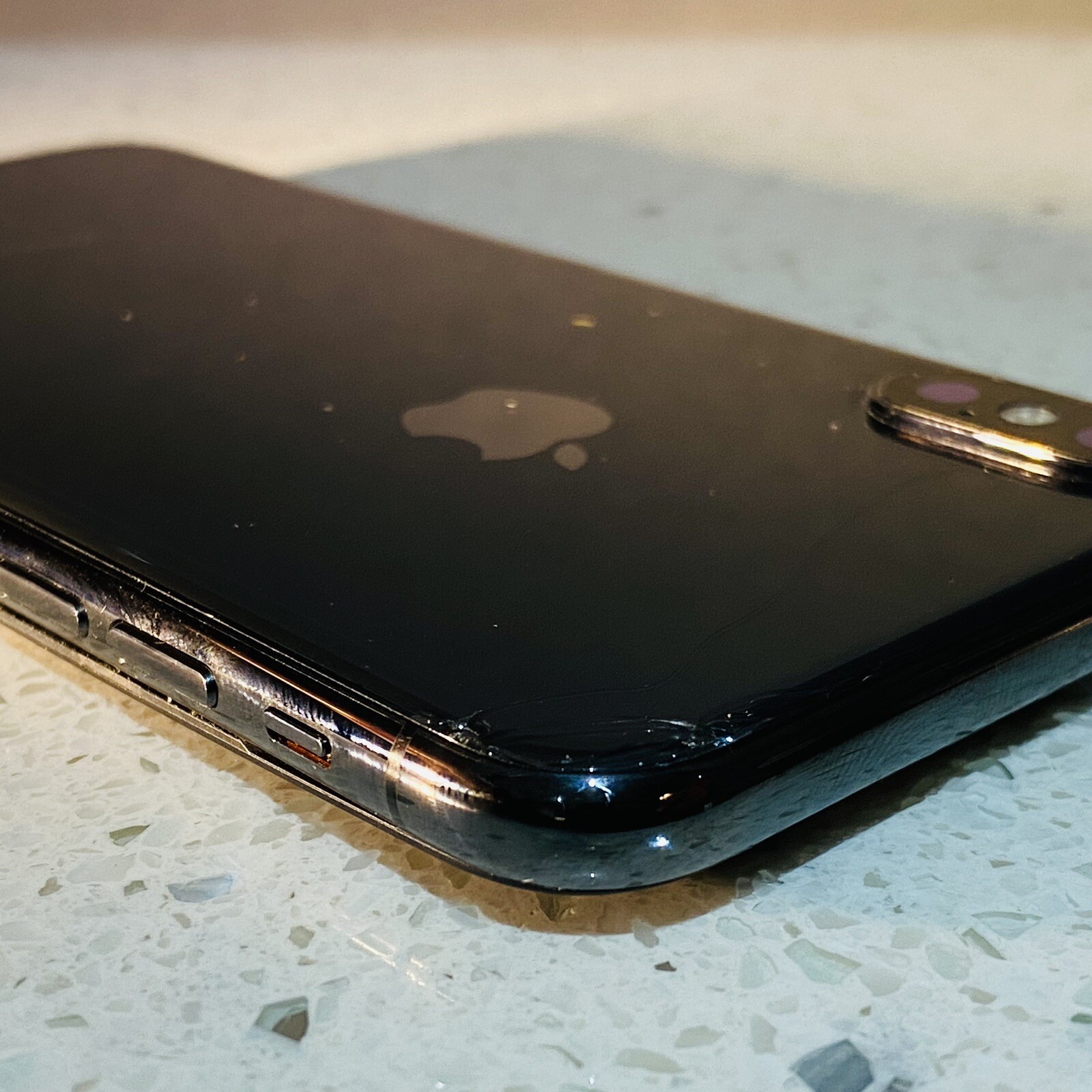 Apple iPhone X – 256GB – Space Grey (Unlocked) A1865 (CDMA + GSM) #227 /DO